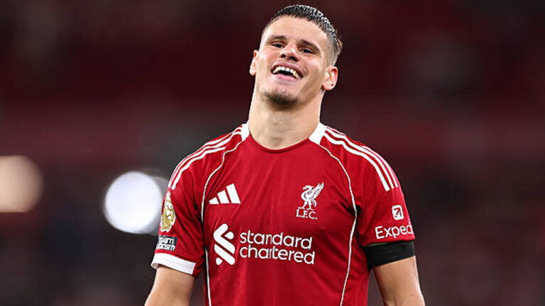 Proses Adaptasi Milos Kerkez di Liverpool Disorot Virgil van Dijk